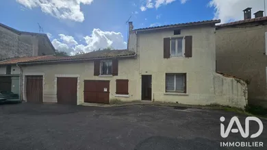 Townhouse in Ruffec (16700)