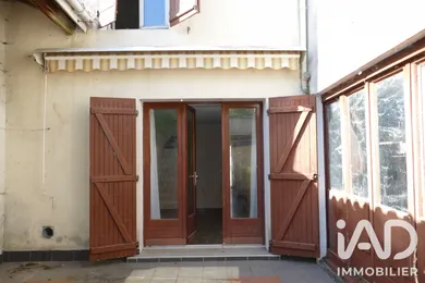 Maison de ville à Ruffec (16700)
