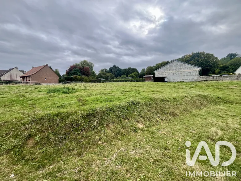 Terrain à bâtir à Gézaincourt (80600) · 45 000 €