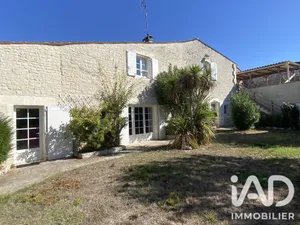 Maison à Salles-d'Angles (16130)