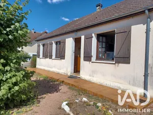 Traditional house in Saint-Honoré-les-Bains (58360)