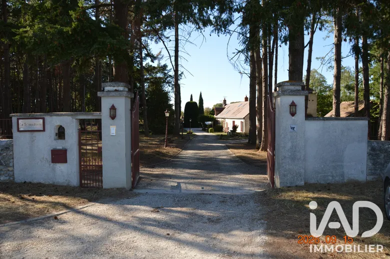 Maison 11 pièces 309 m² · à Saint-Georges-sur-Cher · 309 m² · 570 000 €