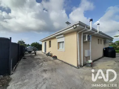 Maison à Sainte-Anne (97180)