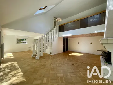 Architectural house in Larçay (37270)