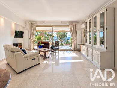 Apartment in Le Cannet (06110)