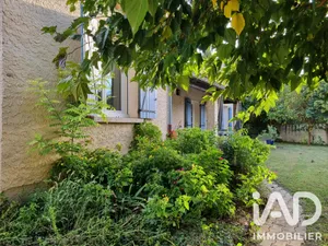 Traditional house in Pernes-les-Fontaines (84210)