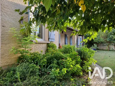 Maison traditionnelle à Pernes-les-Fontaines (84210)