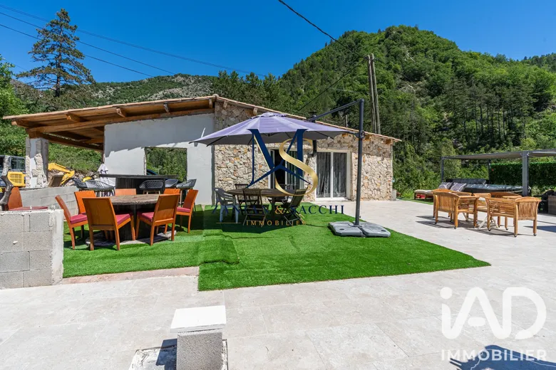 Maison 4 pièces 168 m² · à Rigaud · 168 m² · 415 000 €