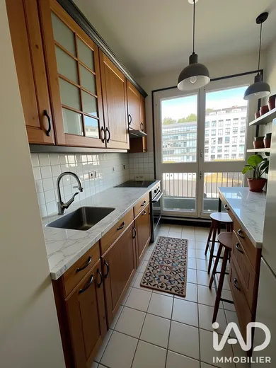 Apartment in Courbevoie (92400)
