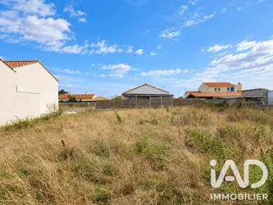 Building plot in Longeville-sur-Mer (85560)