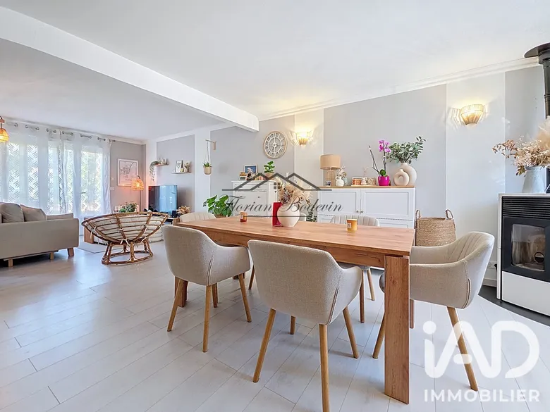 Maison 5 pièces 79 m² · à Saint-Pierre-du-Perray · 79 m² · 325 000 €