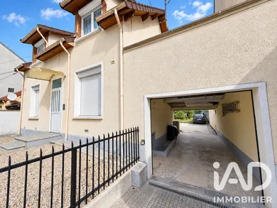 Immeuble à Pontault-Combault (77340)