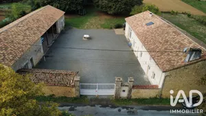 Mansion in Valdelaume (79110)