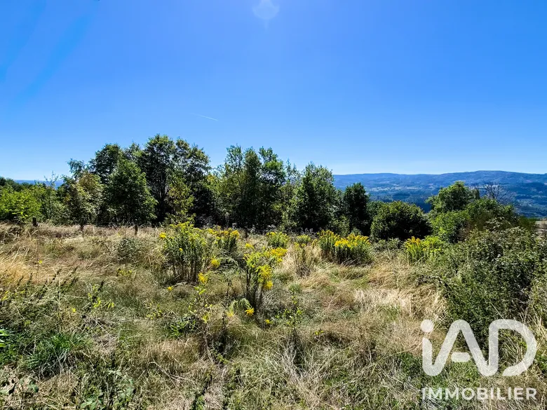 Terrain 1620 m² · à Job · 18 000 €