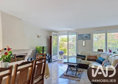 House in Le Mesnil-Saint-Denis (78320)