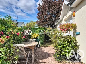 House in Le Mesnil-Saint-Denis (78320)