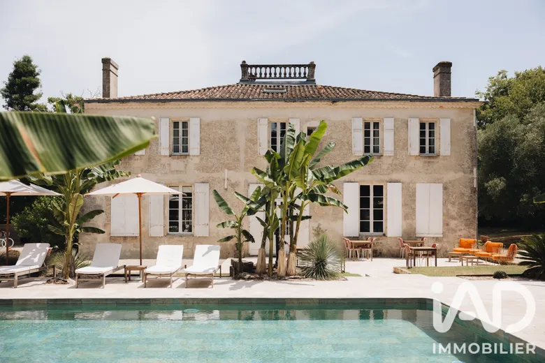 Maison 15 pièces 660 m² · à Saint-Seurin-de-Cadourne · 660 m² · 1 500 000 €