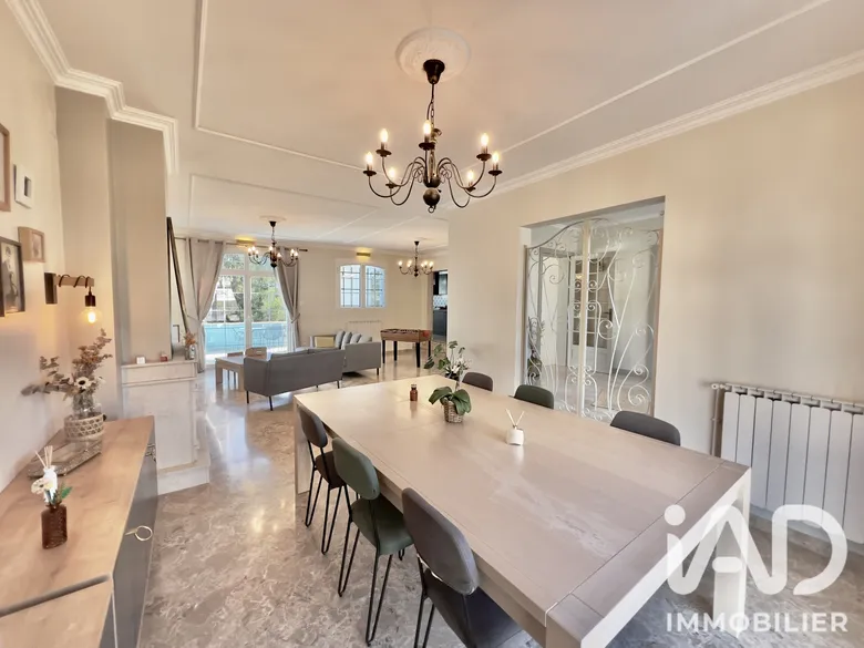 Maison 7 pièces 204 m² · à Marange-Silvange · 204 m² · 450 000 €