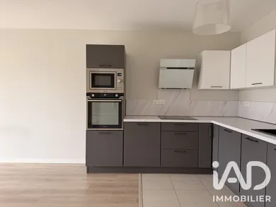 Appartement à Villeneuve-Saint-Denis (77174)