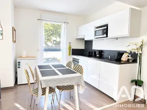 Apartment in Aix-en-Provence (13100)