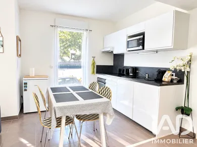 Apartment in Aix-en-Provence (13100)