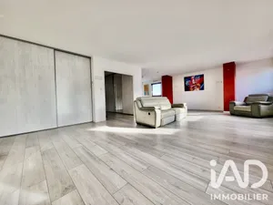 Apartment in Saint-Étienne (42100)