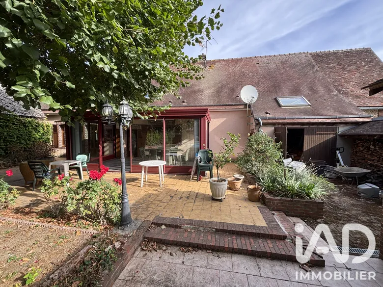 Maison 4 pièces 132 m² · à Fontaine-la-Guyon · 132,3 m² · 265 000 €