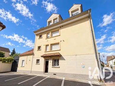 Immeuble à Combs-la-Ville (77380)