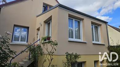 Maison traditionnelle à Saint-Jean-de-la-Ruelle (45140)