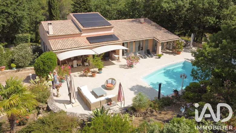 Maison 7 pièces 184 m² · à Néoules · 184 m² · 699 000 €