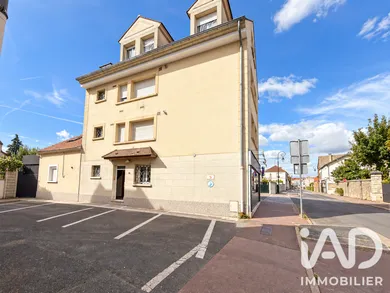 Immeuble à Combs-la-Ville (77380)