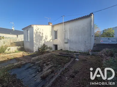 House in Thouars (79100)