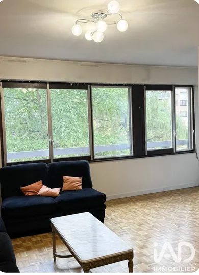 Apartment in Paris (75019)