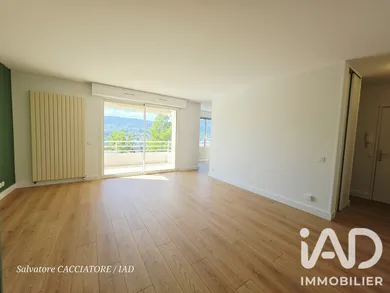 Appartement à Jacob-Bellecombette (73000)