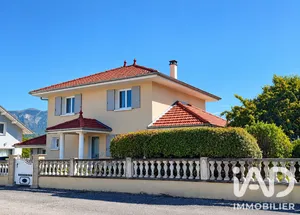 Maison traditionnelle à Saint-Pierre-en-Faucigny (74800)