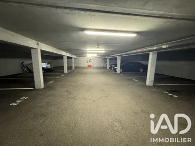 Parking à Saint-Sébastien-sur-Loire (44230)