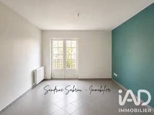 Apartment in Bordeaux (33800)