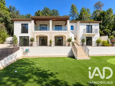 Maison à Roquefort-les-Pins (06330)