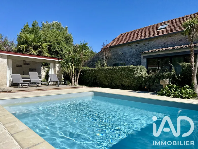 Maison 11 pièces 245 m² · à Le Château-d'Oléron · 245,1 m² · 523 000 €