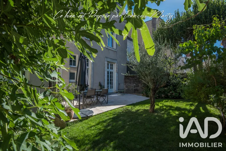 Maison 12 pièces 250 m² · à Angers · 250 m² · 998 400 €
