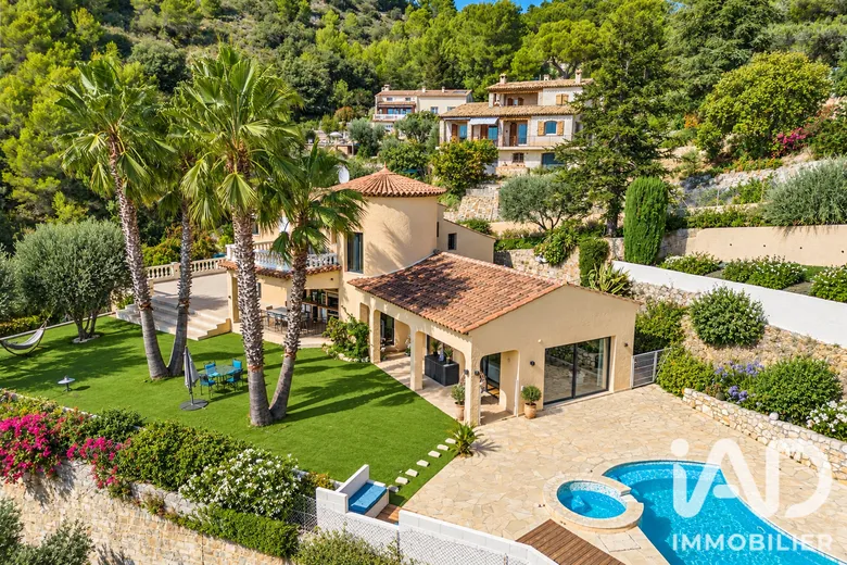 Maison 8 pièces 296 m² · à Tourrette-Levens · 296 m² · 1 490 000 €