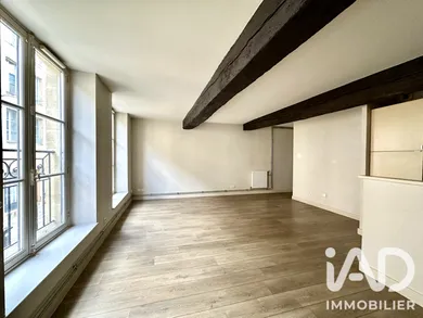 Apartment in Sedan (08200)