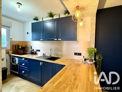 Apartment in Pernes-les-Fontaines (84210)