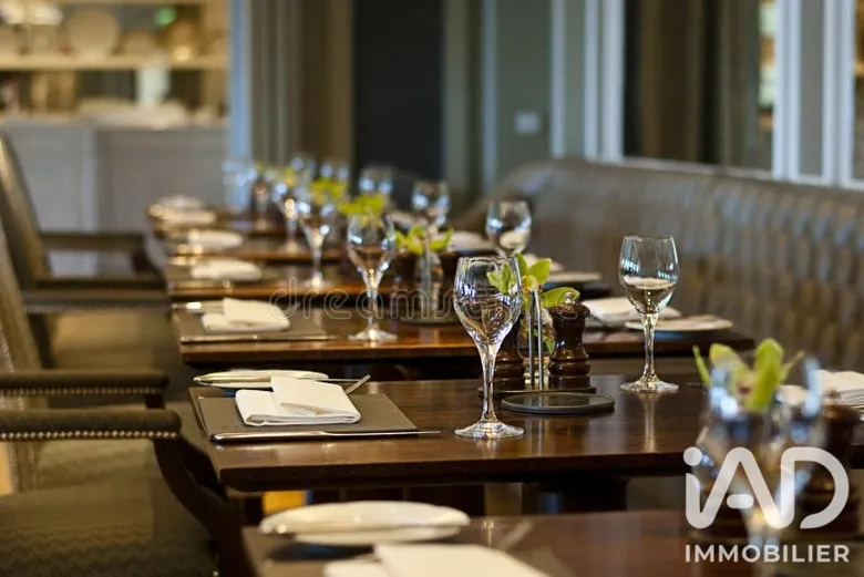 Restaurant à Vélizy-Villacoublay (78140) · 368 m² · 402 800 €