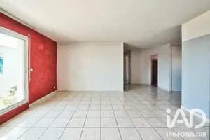 Apartment in Villeurbanne (69100)