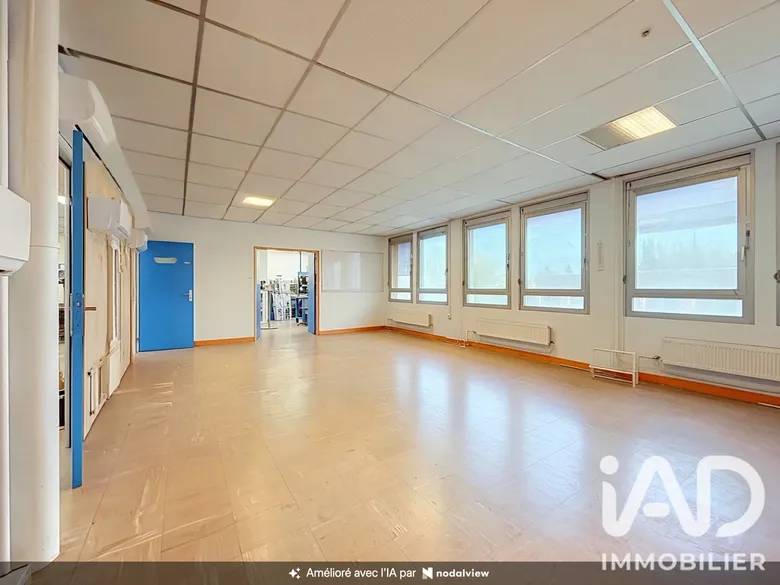 Murs commerciaux à Ris-Orangis (91130) · 178 m² · 160 800 €
