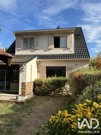 Maison traditionnelle à Bures-sur-Yvette (91440)