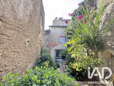 Townhouse in Vallabrègues (30300)