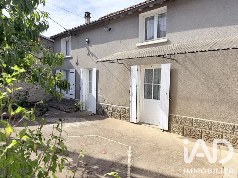 Maison 3 pièces 89 m² · à La Ferrière-en-Parthenay · 89 m² · 35 000 €