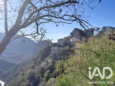 Maison de village à Gilette (06830)